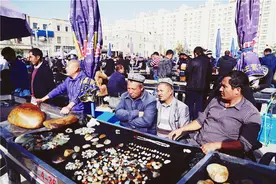 新疆旅行奇遇记，露天市场10万20万美玉任挑选，河里能捡玉石图片