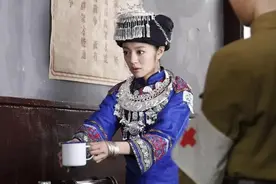 她是中国最后一位压寨夫人，16岁嫁匪首生8子，容貌惊艳不输明星图片