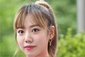 综艺《Quize上的偶像》上班路 APink×VICTON×Weeekly成员亮相图片