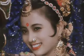 2段婚姻，21岁嫁初恋，34岁嫁犹太富商，58岁的李玲玉如今怎样？图片