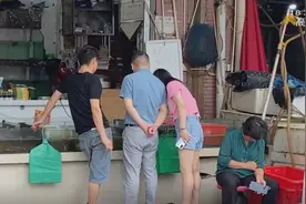 买100元的虾被坑23块！基围虾“短斤少两”、使用私称、带水称重…海鲜市场的水到底有多深？图片