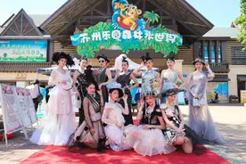 苏州乐园水上皇后选美大赛完美谢幕 佳丽走秀惊艳游人图片
