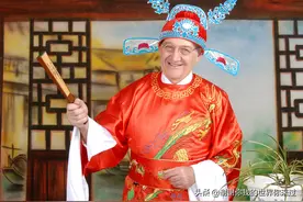 外国人也喜欢古装风图片