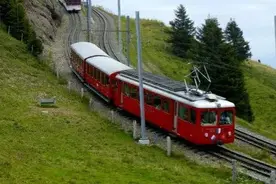 70后，您所乘坐的打工专列已到站，请下车图片