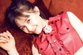 王子文未婚生子是谁的，豆芽生父疑是王朔，王子文回应耐人寻味图片