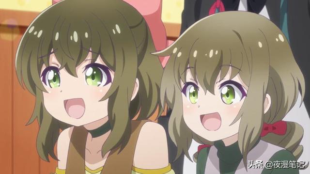 女主按住“老虚”手中的笔，阻止妈妈领便当！拿两个女儿抵债吧？