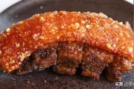 脆皮烤肉：原来烧烤店都是这么做的，酥香不油腻，配上啤酒超过瘾图片