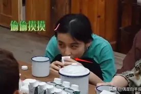 向往中张子枫一天喝8瓶奶被调侃“奶枫”，得知原因，网友心疼图片