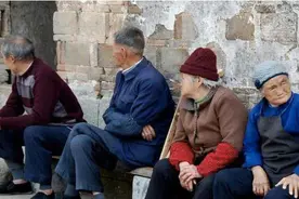 农村俗语“男怕穿靴占六九，女怕戴帽占三八”啥意思？老话在理吗图片