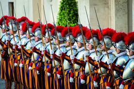 瑞士卫队守卫教皇500年图片