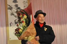 一泡尿，送走一名日本高级指挥官，中国老兵42年后才知自己立大功图片