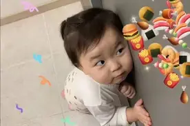 表情包：好像听到有人要请我吃饭图片