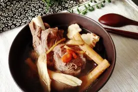 健康美食：三鲜日本豆腐，蒜香炸排骨，党参田七炖鸡的家常做法图片