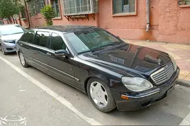 奔驰家族特殊车型，玻璃比烟盒厚，这台车应该是国内唯一吧？图片