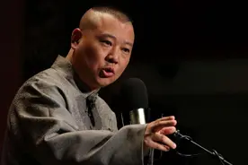 郭德纲人苦嘴毒，人生妙句皆在理：跟狗抢路，让狗先过，不丢人图片