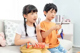 孩子总是不能乖乖吃饭？学学幼儿园老师这招，百治百灵亲测有效图片