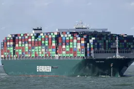 苏伊士运河“大堵车”，为什么不走好望角？先听听老船长怎么说图片