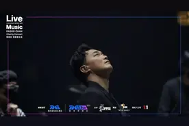 在维港唱到红馆，我们在TME live一起听陈奕迅唱歌图片