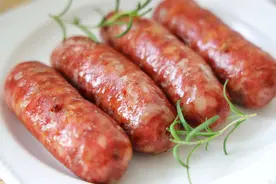 自制脆皮肠，纯肉馅儿吃起来太过瘾了，在家做无添加才健康图片