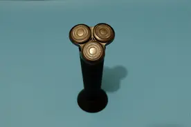 荣耀亲选剃须刀上手体验：剃须能力强之外，还解决了两大痛点图片