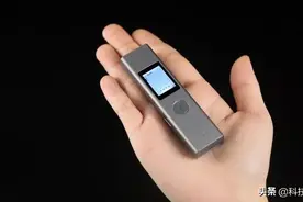 堪称“卷尺杀手”！微型一键测距仪，一秒测出国产C919飞机长度图片