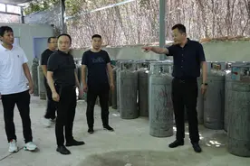 西安市临潼区查处一非法分装液化气黑窝点图片