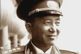54年毛主席视察杭州，罗瑞卿魂不守舍4个小时，毛主席：你慌啥？图片