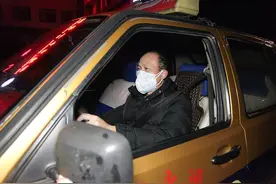 邵阳凌晨街头：你睡够了的被窝是他们此刻最大的期待图片