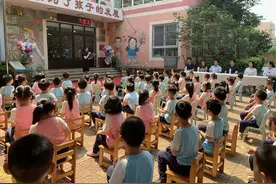 致敬最美逆行者 镇江路街道举办与抗疫英雄面对面活动图片