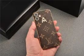 目前手感最好的iPhone 12 Mini：LV定制版开箱图片