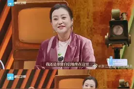 她那张不漂亮的脸，却连女人都爱图片
