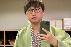 那个28岁财务自由的程序员，一头秀发辞职图片