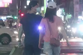 霍建华街边大吼林心如，不顾下雨把她丢在路边，女方回应仍维护图片