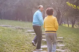 中老年人体重多少算正常？标准出炉，看看你的体重在不在正常范围图片