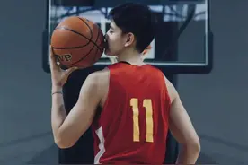 沪江网校：中国女篮创造历史！杨舒予神仙颜值上热搜！帅气爆棚图片