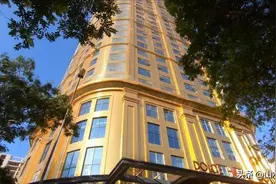 世界上第一座24K金酒店，用金砖当瓷砖，真正的“黄金屋”图片