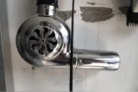 村西理发店的老物件儿，给头发定型用的神器，现在几乎看不到了图片