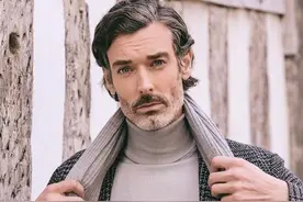 这个假老头是最会穿衣服的男人？全靠不羁却优雅另类英伦风图片