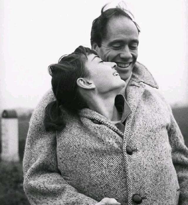 男生送女生纪梵希禁忌寓意（纪梵希有多爱赫本三次为她披上嫁衣）