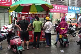 每天摆摊三小时卖烤鸭，月入10000+？图片