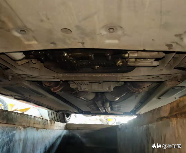 花70万买辆阿斯顿马丁Vantage，打开一看才开2万公里！网友：太值