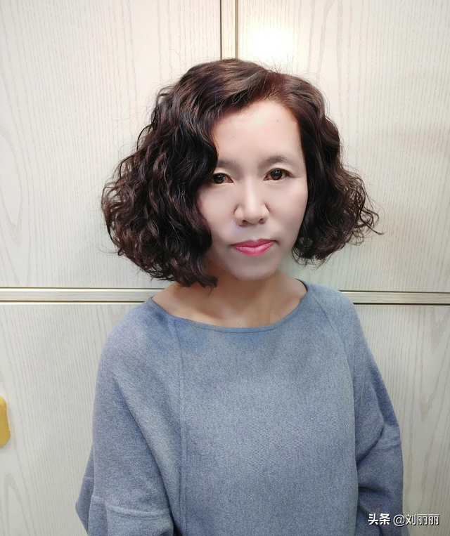 40到60岁女性,剪短发烫小卷,时尚,减龄,真洋气