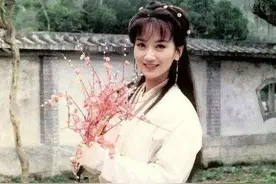 老电视《状元花》剧照：赵雅芝的古装扮相真美，完全看不出41岁图片