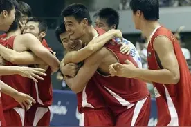 男篮外战英雄王仕鹏：06世锦赛献压哨绝杀 逆天改命率队挺进16强图片