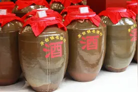 酱酒涨价调查｜傍名人“大腿”、销售无认证年份酒 酱香热背后乱象泛起图片