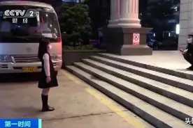 等了87天！这位跳舞的小女孩终于拥抱了妈妈！图片