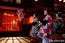 烂片之王凯奇主演的《幽灵之国的囚徒》：反派竟是“肯德基爷爷”图片