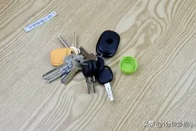 出门经常忘带钥匙不用愁，一个塑料瓶盖，轻松解决难题图片