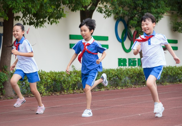 体育老师认可的省力“跑步”法，让长跑也不累了，中考生记得收藏