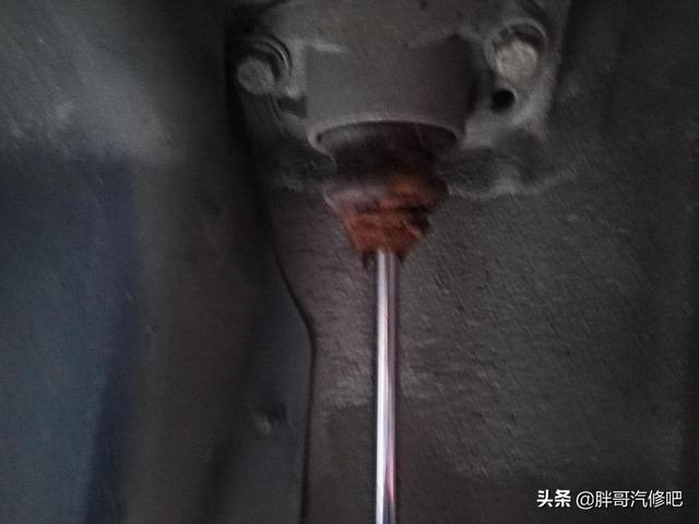 买二手车底盘一定要检查，有条件的朋友最好升起来检查